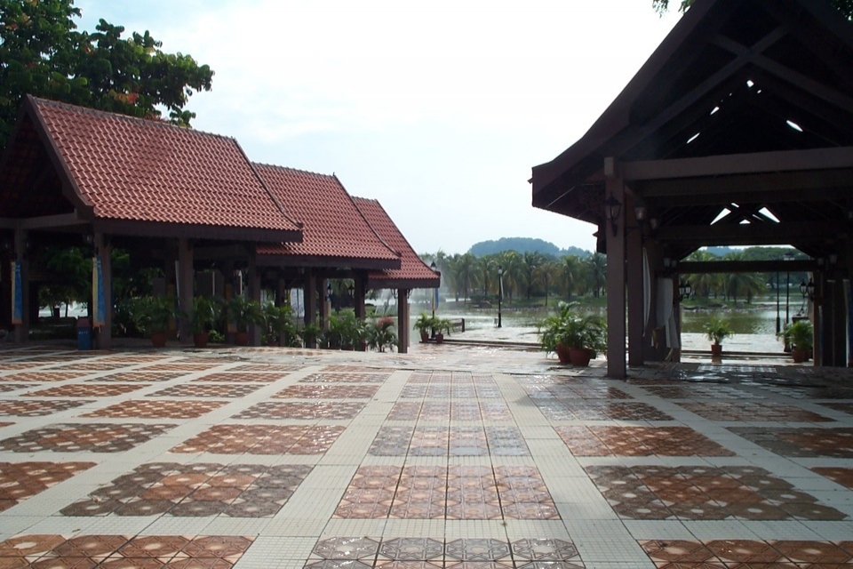 Shah Alam Lake & Park