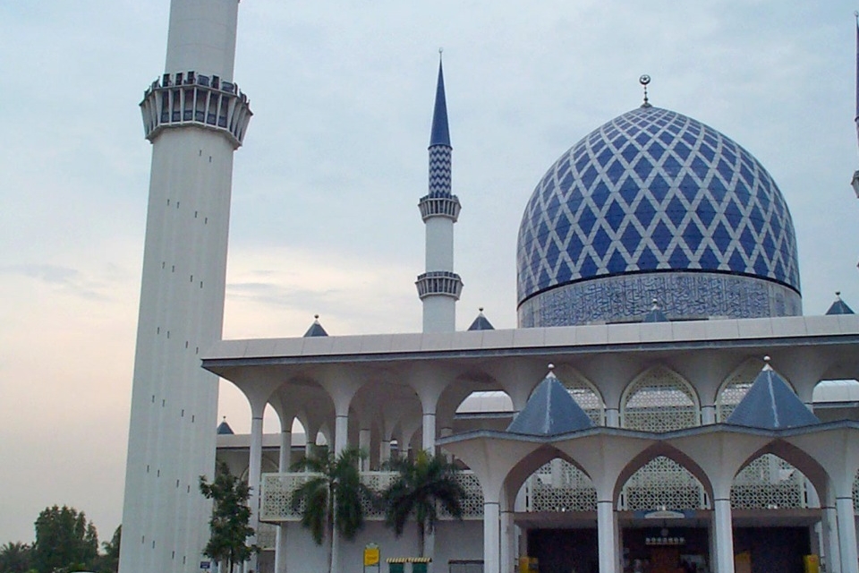 Shah Alam Lake & Park